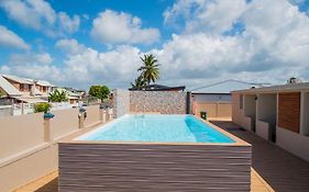 T3 Jacuzzis et piscine au centre ville de Port-Louis